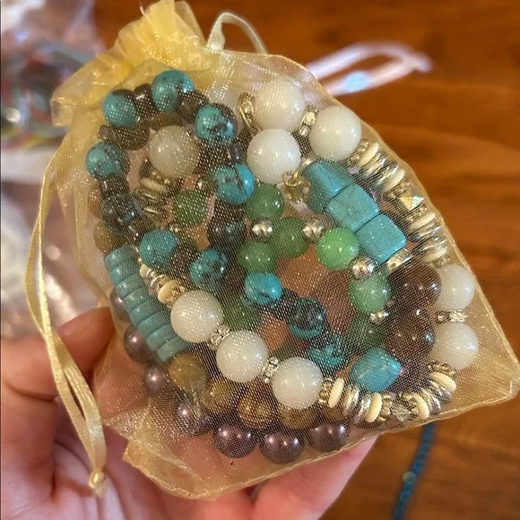 Assorted Jewelry Collection - Picture 3 of 16